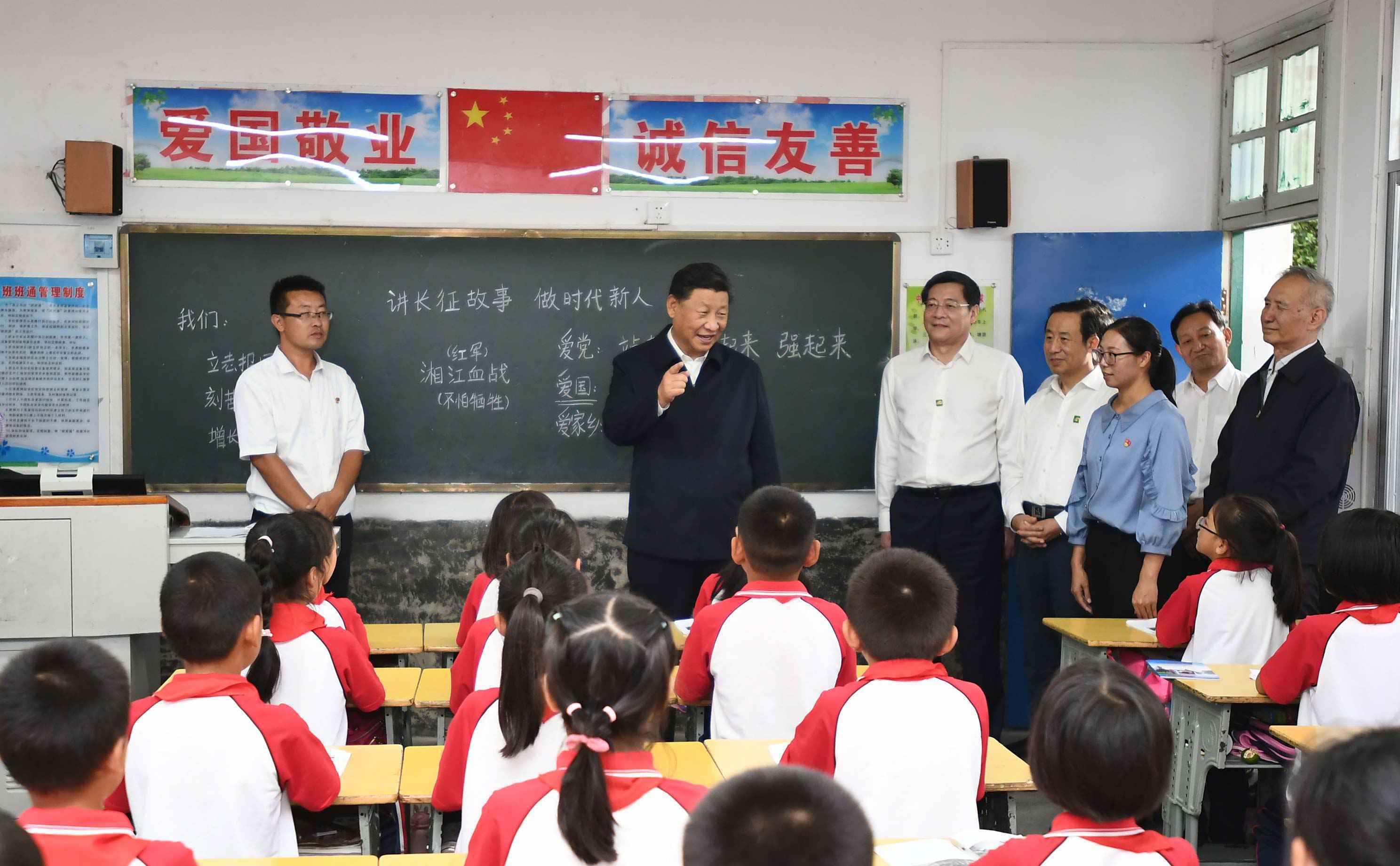 习近平在湖南考察时强调 在推动高质量发展上闯出新路子 谱写新时代中国特色社会主义湖南新篇章