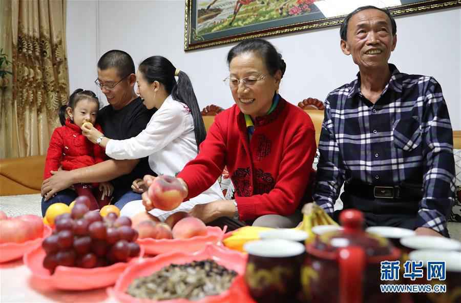 习近平的小康故事丨“让全体人民住有所居”——习近平和百姓安居的故事