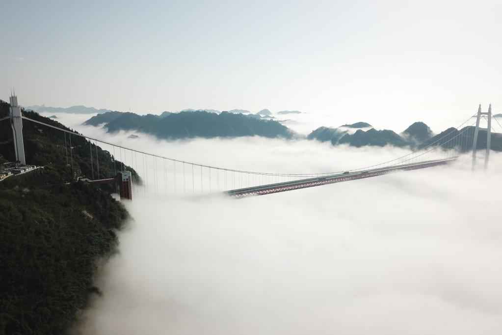 沿着高速看中国｜在路上，寻访红色印记